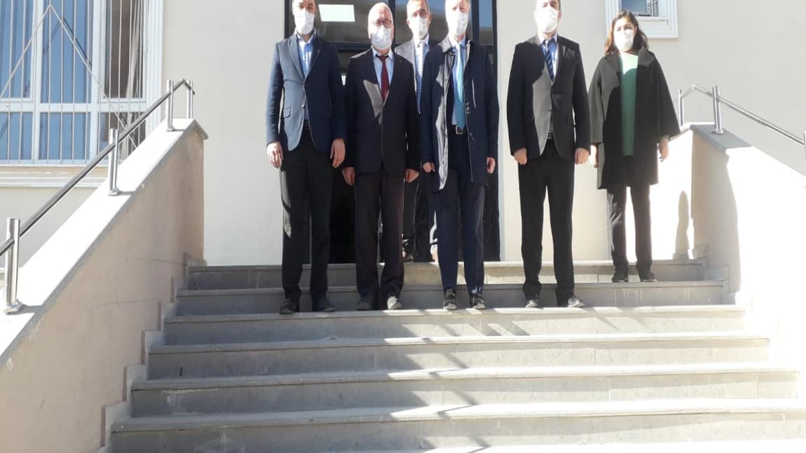 Mamak İlçe Milli Eğitim Müdürümüz Sayın Mustafa Özel ve Şube Müdürümüz Sayın Ozan Demirtaş okulumuzu ziyaret etmişlerdir.